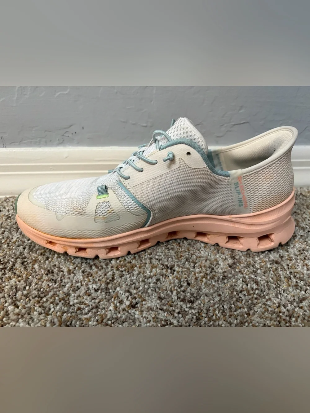 N/A skechers slip